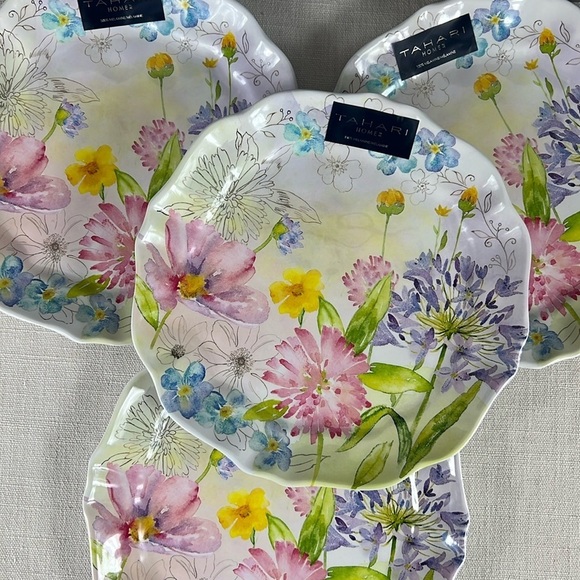 4 Tahari Home Melamine Salad Plates 9" Scalloped Spring Floral Wildflowers NEW - Picture 1 of 9